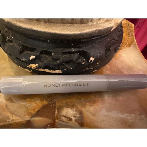 Nature Republic HONEY MELTING LIP 11-12 PLUMPING - Picture 3 of 4